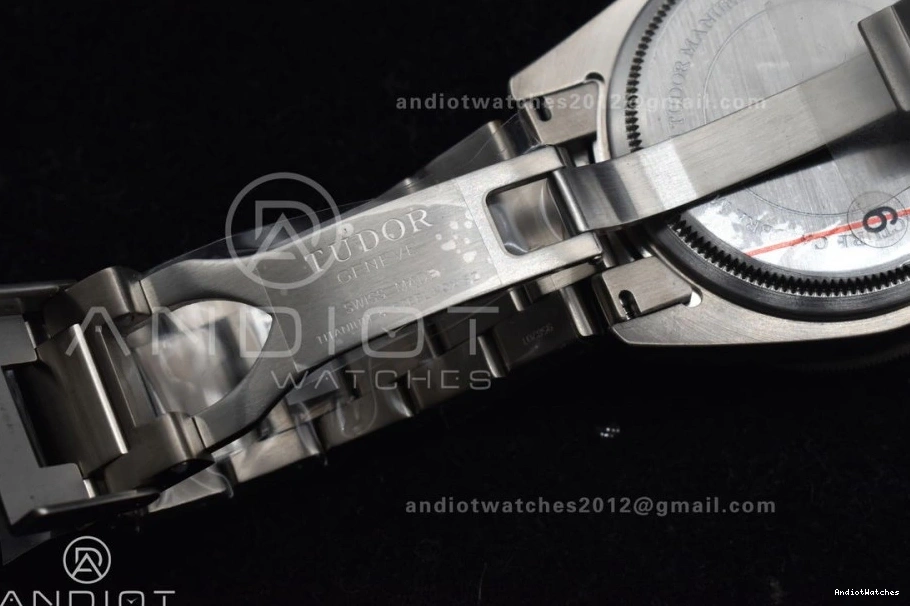 XF 1013 on Best Titanium Black A Popular Edition Titanium 1:1 Bracelet Black Dial Ceramic Pelagos 1102